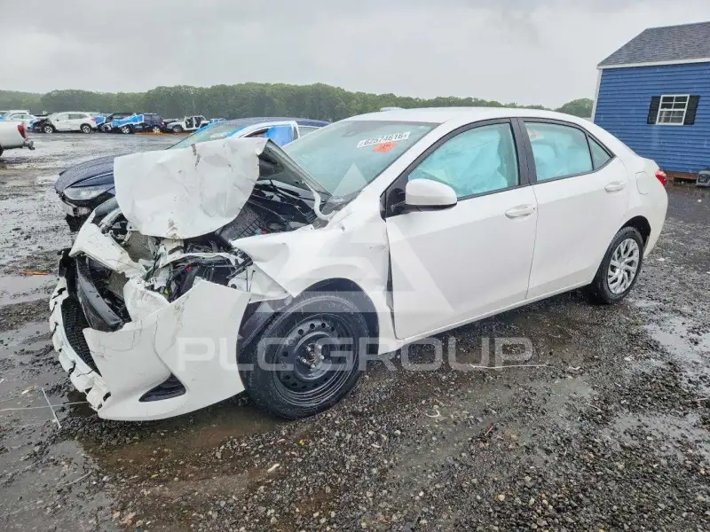 2017 Toyota COROLLA фото