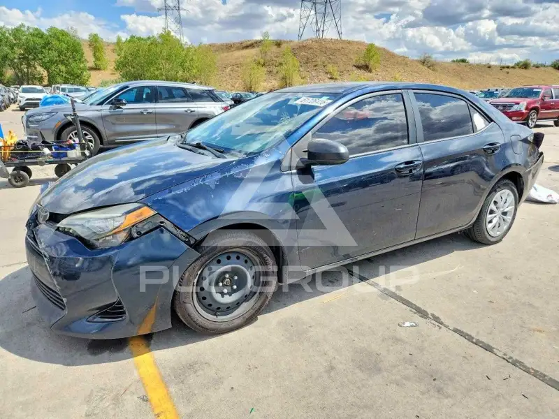 2017 Toyota COROLLA фото