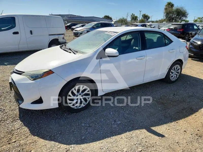 2017 Toyota COROLLA фото