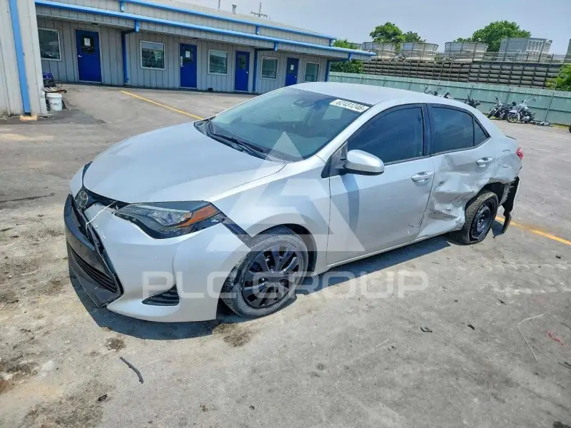 2017 Toyota COROLLA фото