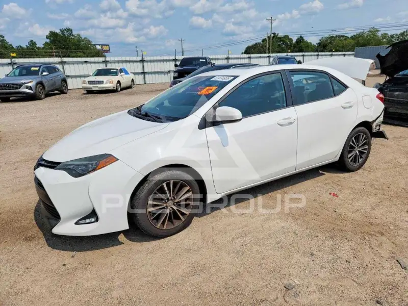 2017 Toyota COROLLA фото