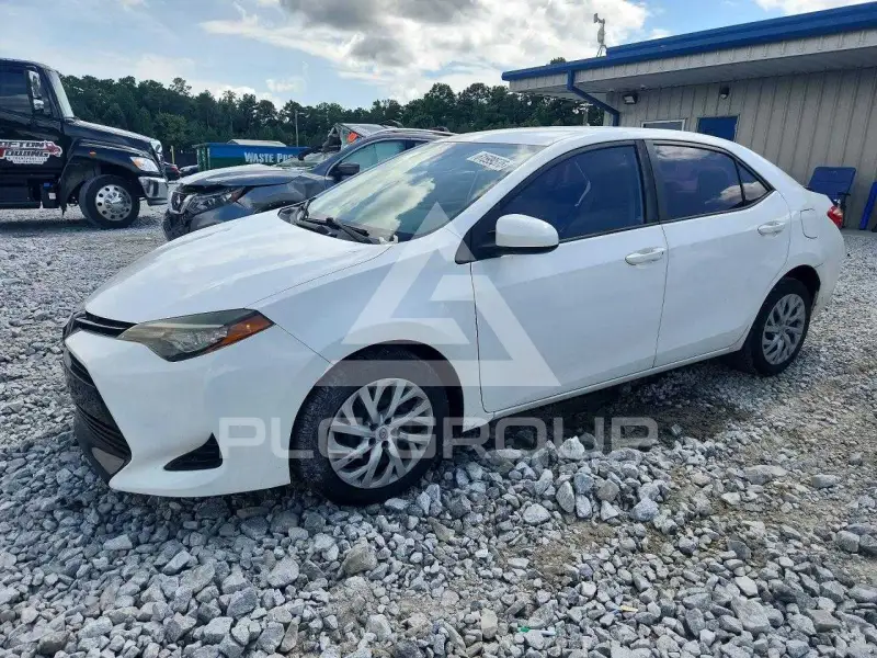 2017 Toyota COROLLA фото