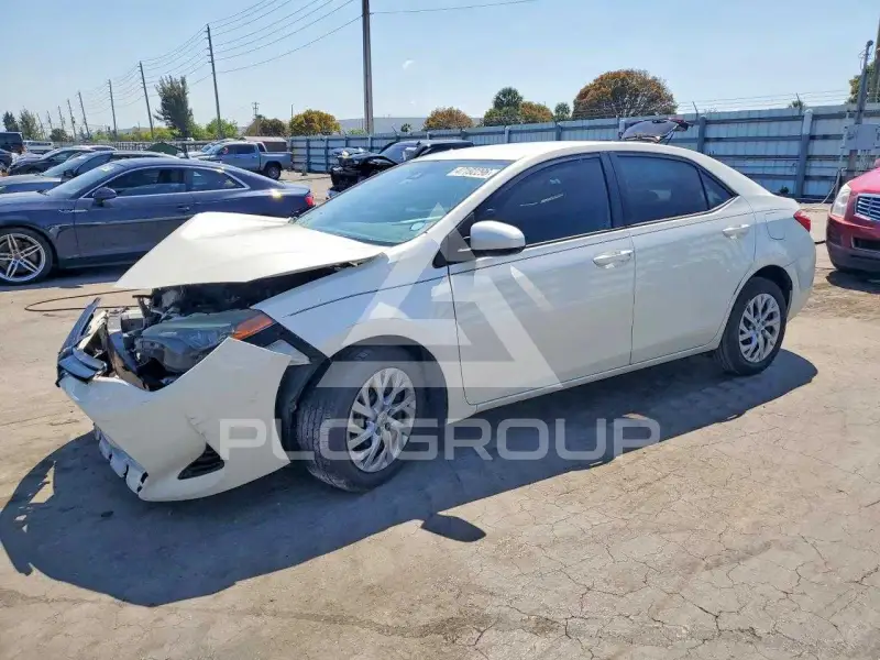 2017 Toyota COROLLA фото