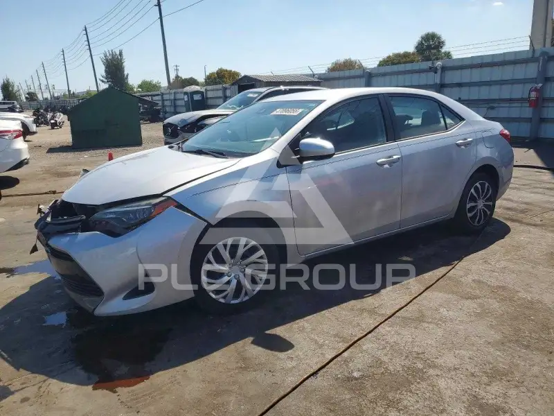 2017 Toyota COROLLA фото