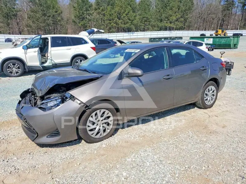 2017 Toyota COROLLA фото