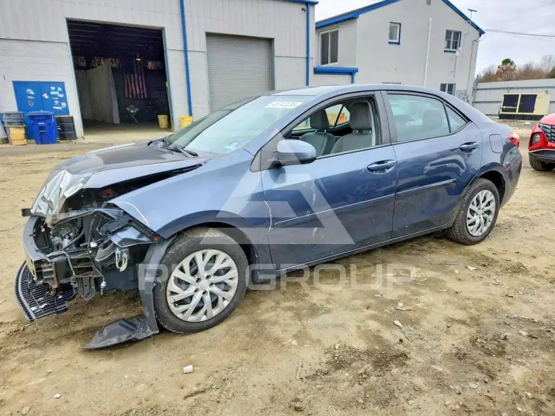 2017 Toyota COROLLA фото