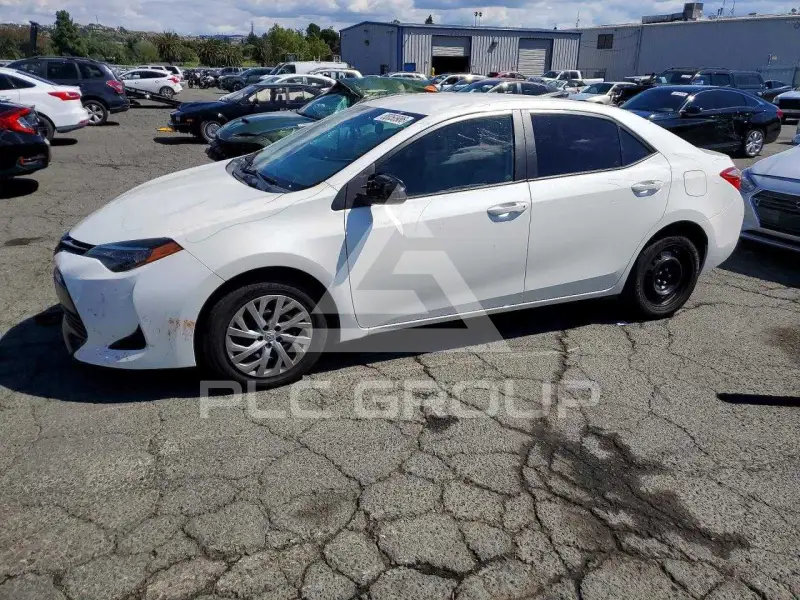 2017 Toyota COROLLA фото