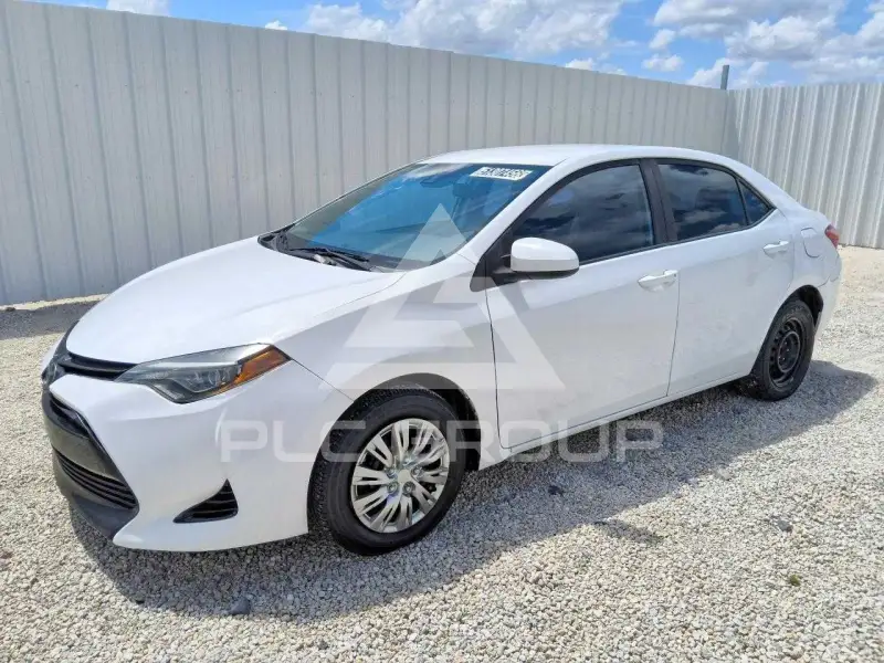 2017 Toyota COROLLA фото