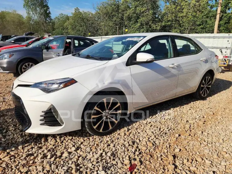 2017 Toyota COROLLA фото