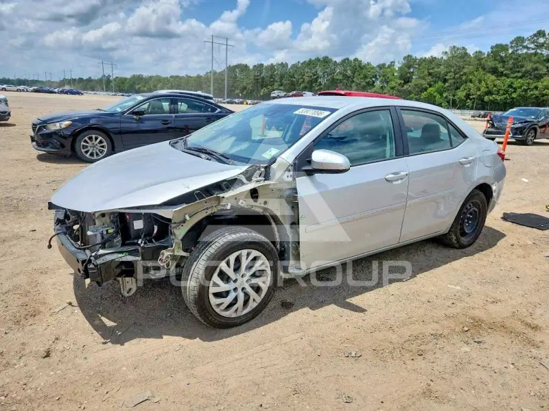2017 Toyota COROLLA фото