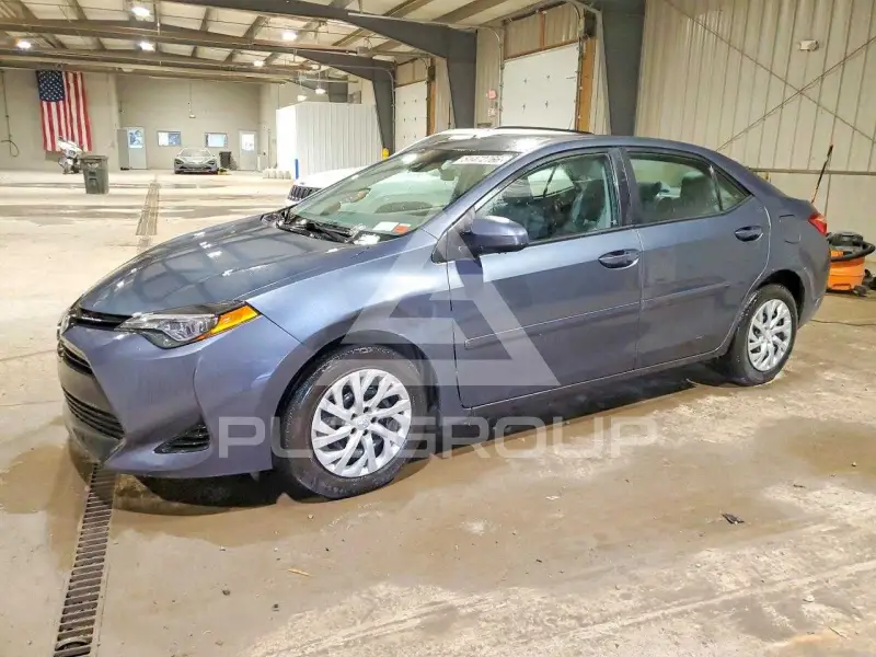 2017 Toyota COROLLA фото