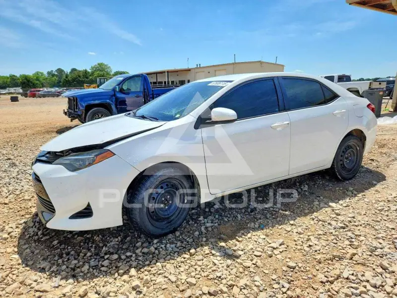 2017 Toyota COROLLA фото