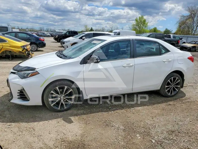 2017 Toyota COROLLA фото