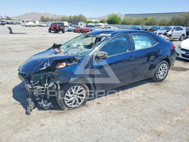 2017 Toyota COROLLA фото