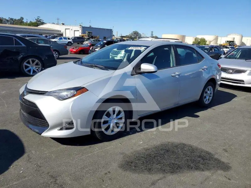 2017 Toyota COROLLA фото