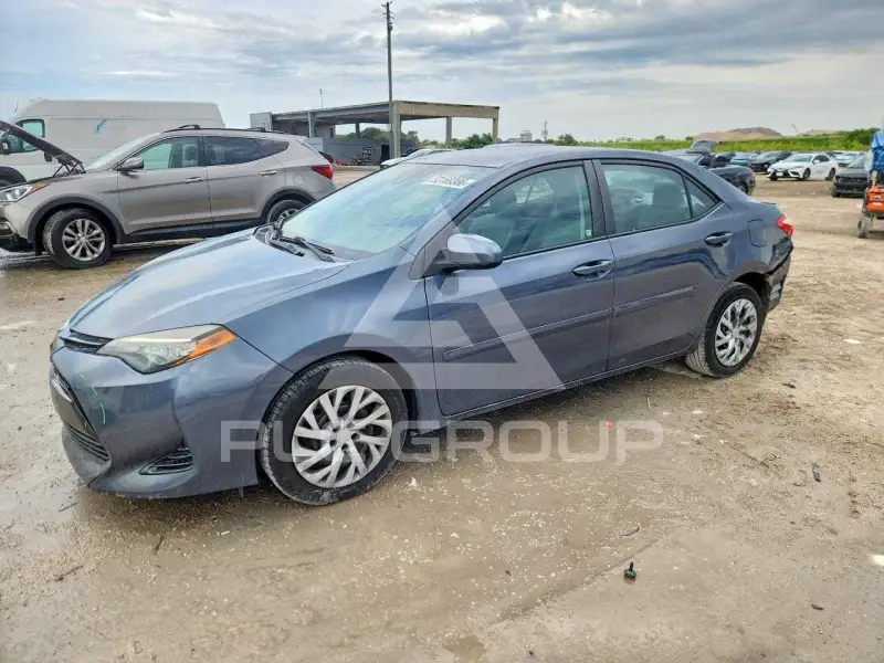 2017 Toyota COROLLA фото