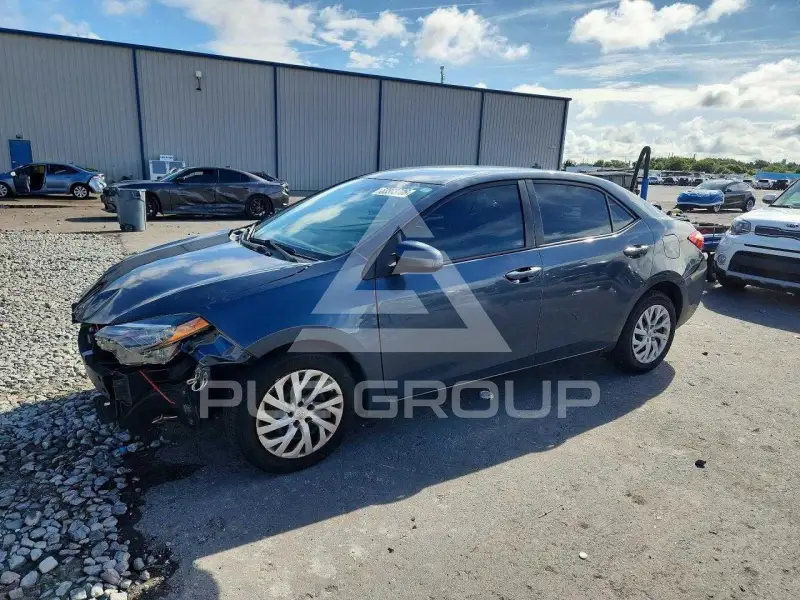 2017 Toyota COROLLA фото