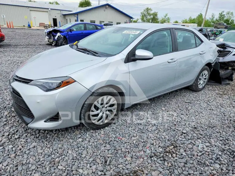 2017 Toyota COROLLA фото