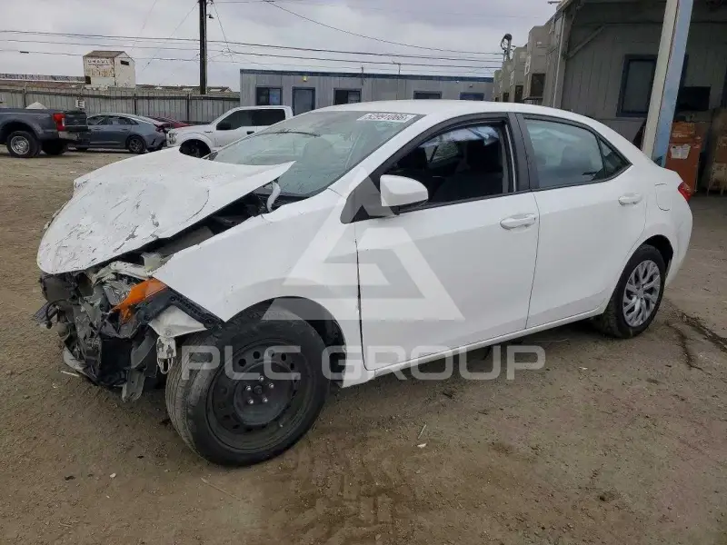 2017 Toyota COROLLA фото