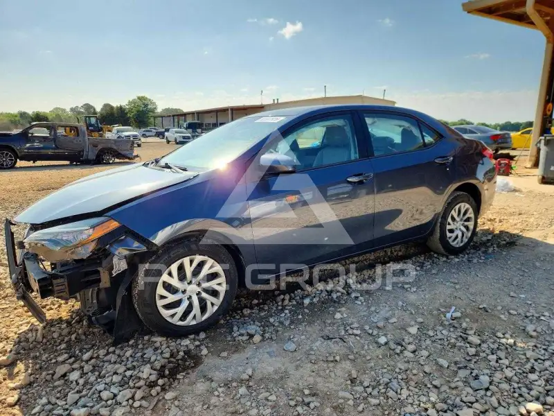 2017 Toyota COROLLA фото