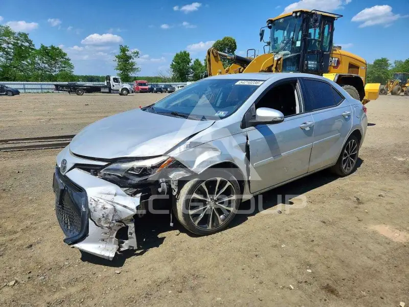 2017 Toyota COROLLA фото