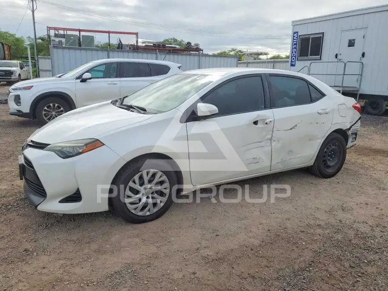 2017 Toyota COROLLA фото