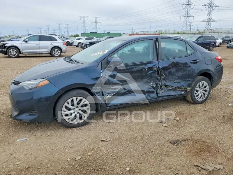 2017 Toyota COROLLA фото