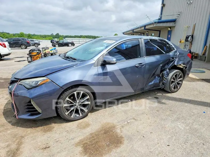 2017 Toyota COROLLA фото