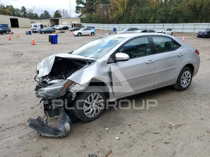 2017 Toyota COROLLA фото
