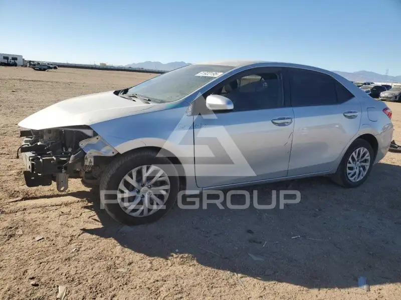 2017 Toyota COROLLA фото