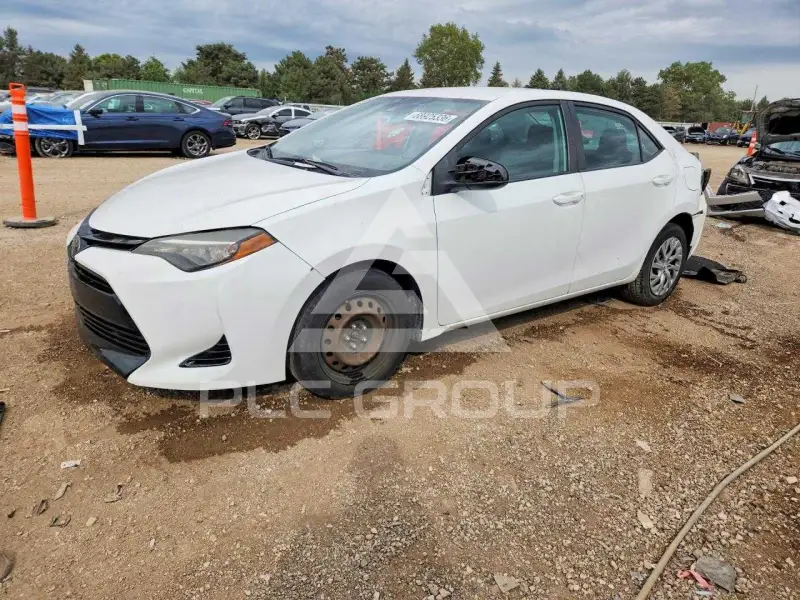 2017 Toyota COROLLA фото