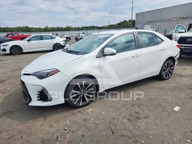 2017 Toyota COROLLA фото