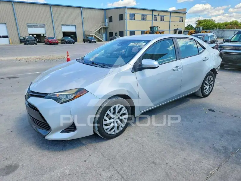 2017 Toyota COROLLA фото