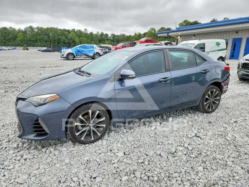 2017 Toyota COROLLA фото