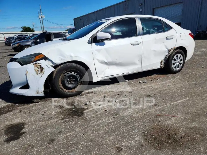 2017 Toyota COROLLA фото