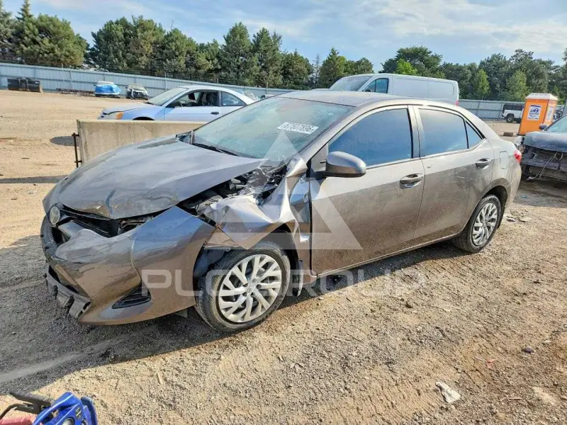 2017 Toyota COROLLA фото