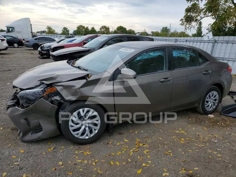 2017 Toyota COROLLA фото