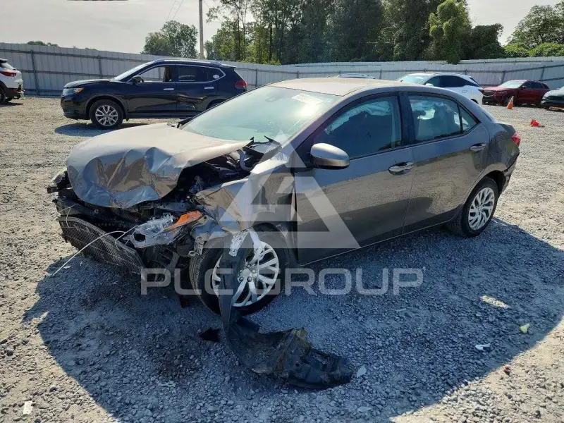 2017 Toyota COROLLA фото