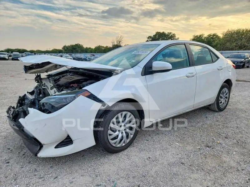 2017 Toyota COROLLA фото