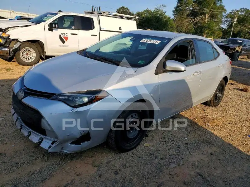 2017 Toyota COROLLA фото