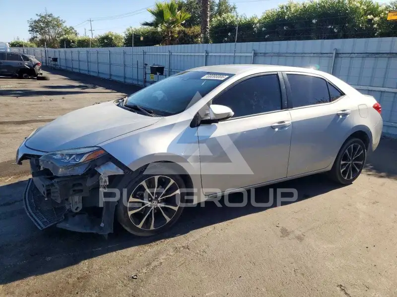 2017 Toyota COROLLA фото