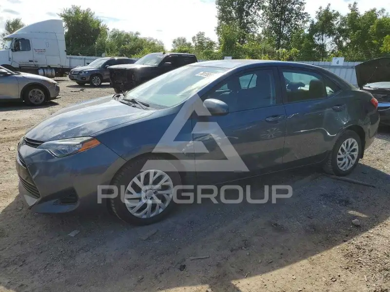 2017 Toyota COROLLA фото