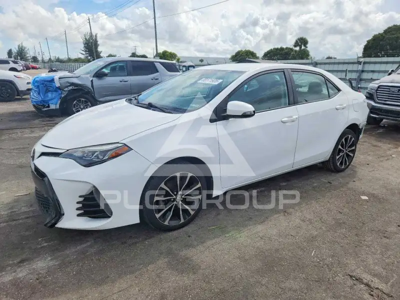 2017 Toyota COROLLA фото