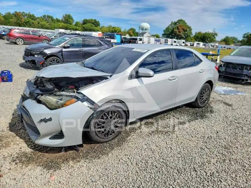 2017 Toyota COROLLA фото