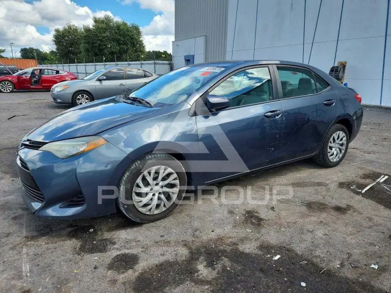 2017 Toyota COROLLA фото