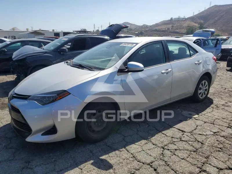 2017 Toyota COROLLA фото