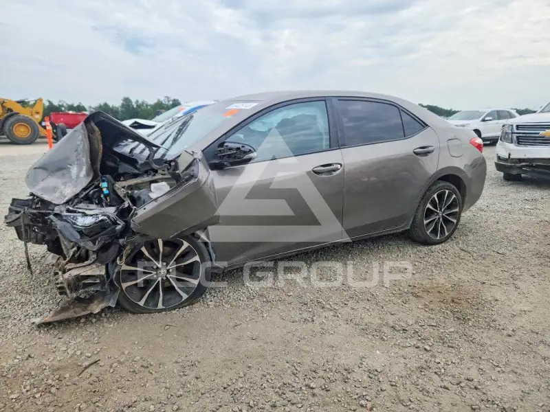 2017 Toyota COROLLA фото