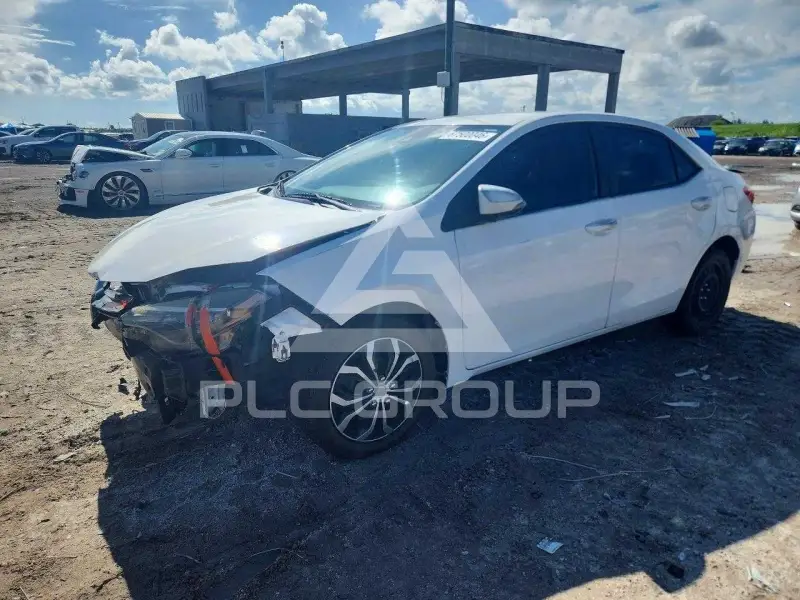 2017 Toyota COROLLA фото