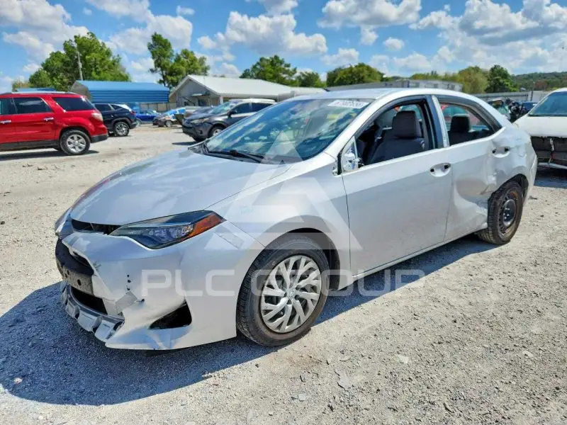 2017 Toyota COROLLA фото