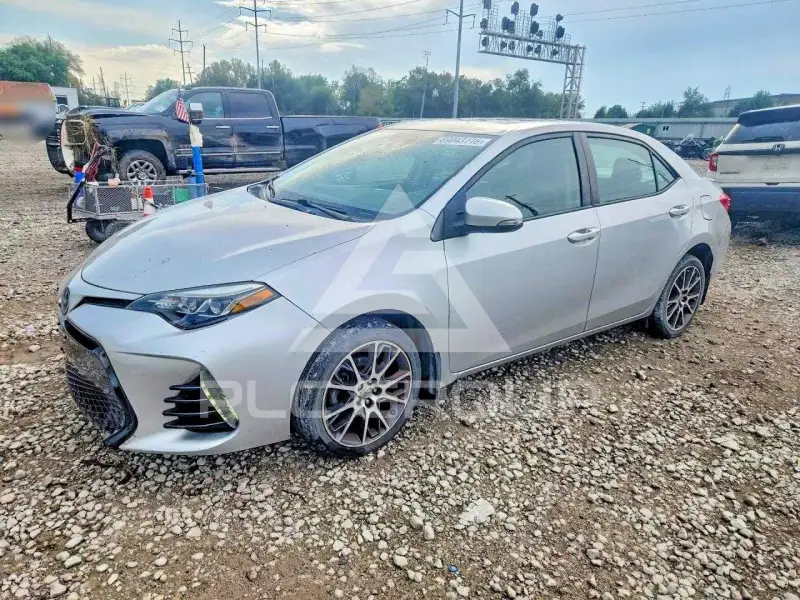2017 Toyota COROLLA фото